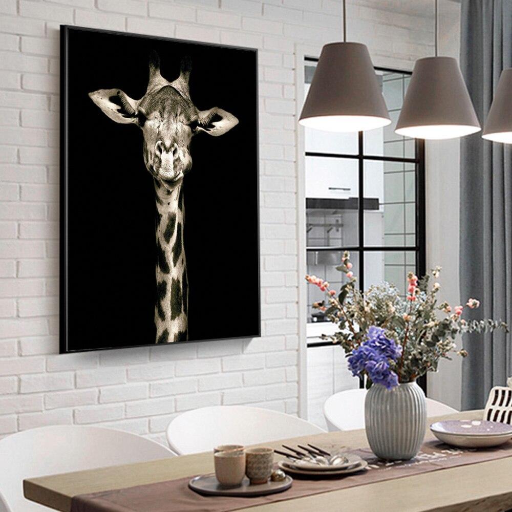 CANVAS - Baby Giraffe