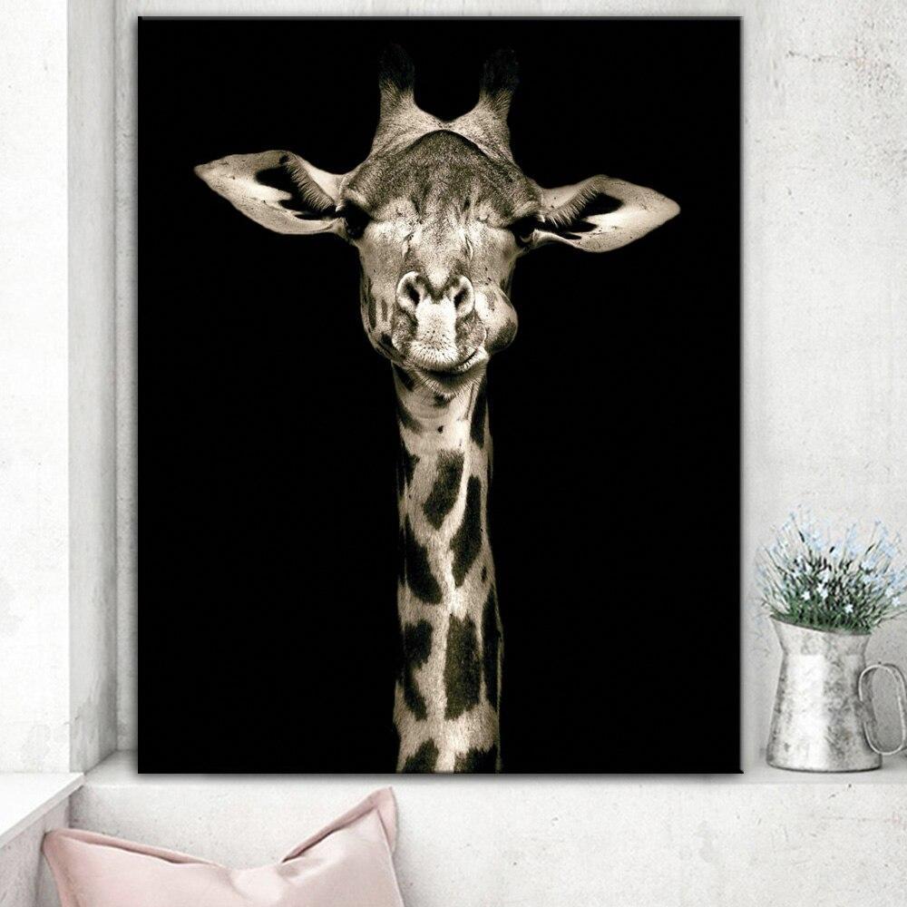 CANVAS - Baby Giraffe