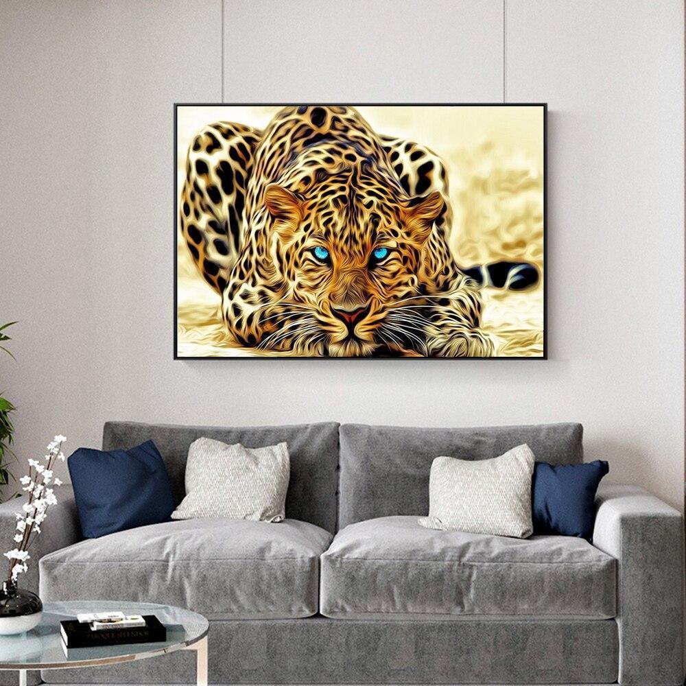 CANVAS - Blue-Eyed Leopard